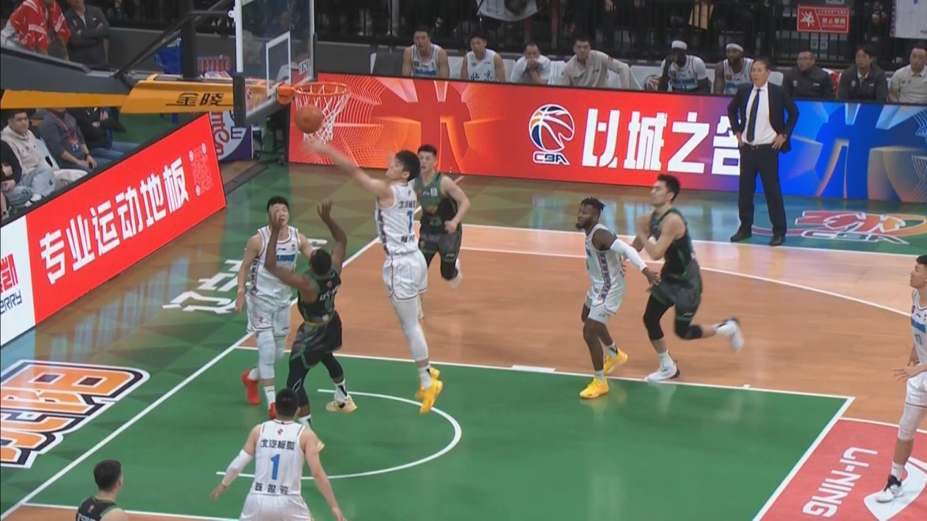 曾凡博釘板血帽弗格上籃 本場(chǎng)個(gè)人第6個(gè)蓋帽！